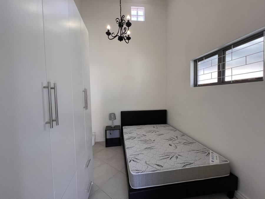 To Let 1 Bedroom Property for Rent in Flamingo Vlei Western Cape
